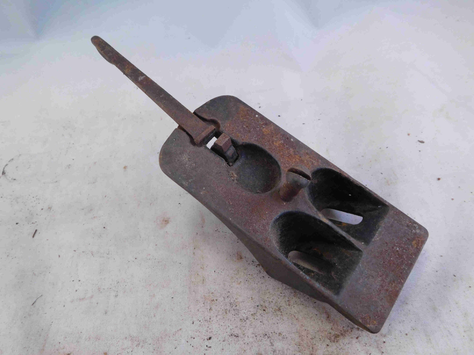Type 5 frog with lateral lever